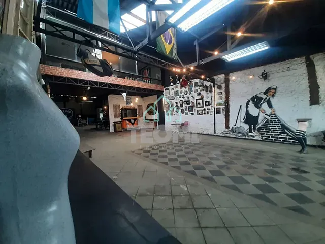 Galpão / Barracão com 340m², para alugar, no bairro Centro em Taubaté