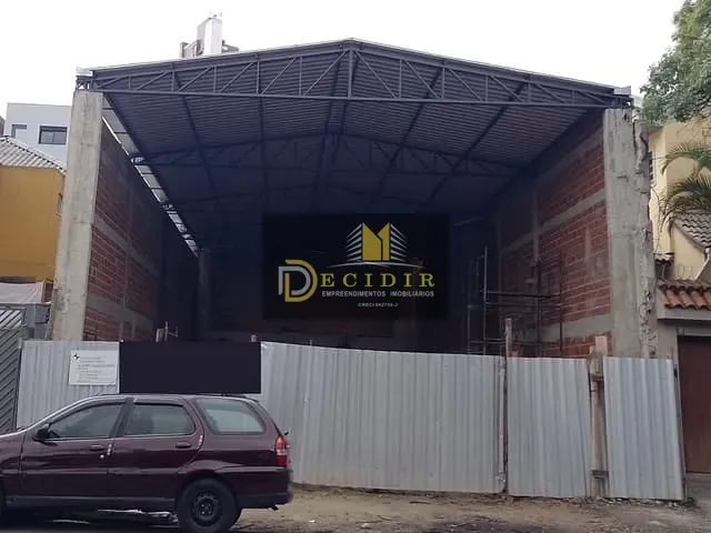Galpão / Barracão com 300m², para alugar, no bairro Vila Regente Feijó em São Paulo
