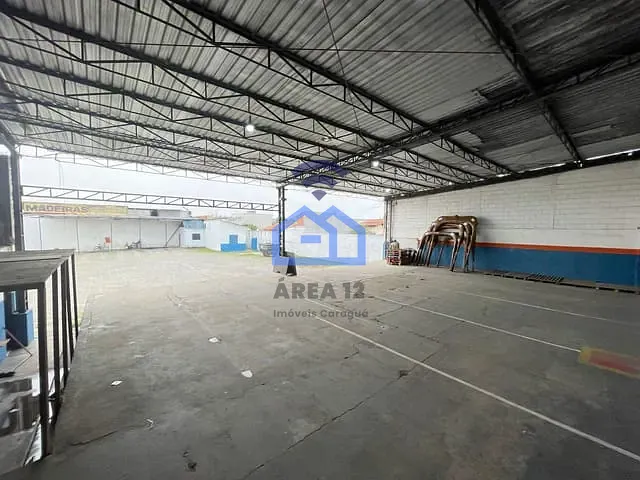 Galpão / Barracão com 1440m², para alugar, no bairro Jardim Britânia em Caraguatatuba