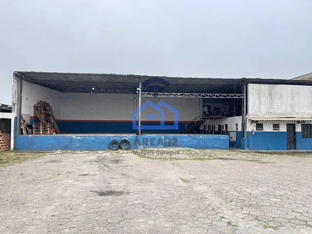 Galpão / Barracão com 1440m², para alugar, no bairro Jardim Britânia em Caraguatatuba