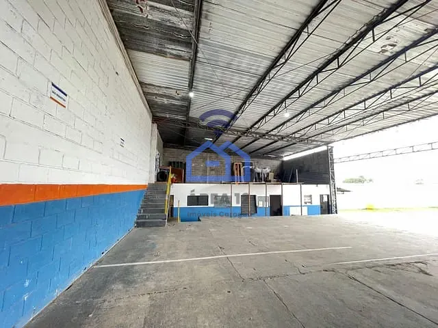 Galpão / Barracão com 1440m², para alugar, no bairro Jardim Britânia em Caraguatatuba