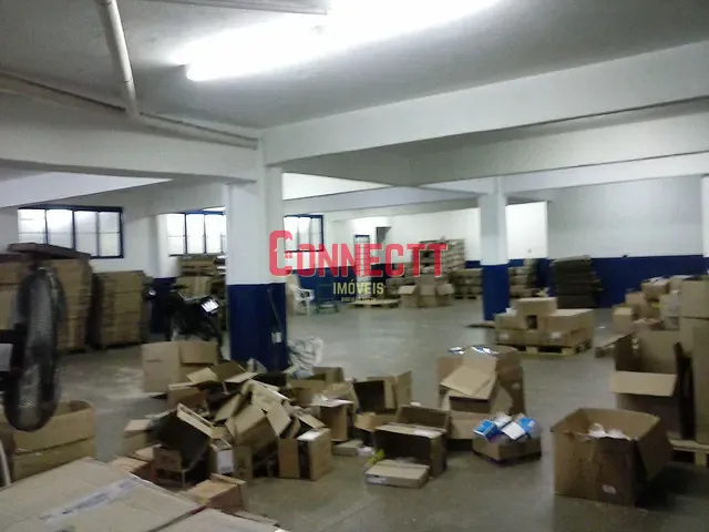 Galpão / Barracão com 600m², à venda, no bairro Jardim Anhanguera em Ribeirão Preto