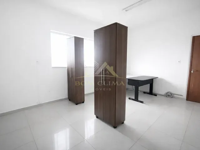 Galpão / Barracão com 220m², para alugar, no bairro Morro da Glória em Juiz de Fora