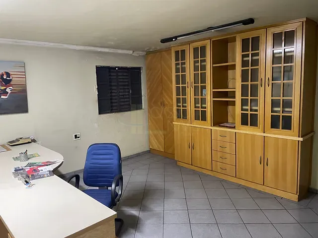 Galpão / Barracão com 458m², à venda, no bairro Jardim Apucarana em Apucarana