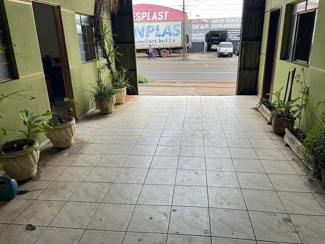 Galpão / Barracão com 458m², à venda, no bairro Jardim Apucarana em Apucarana