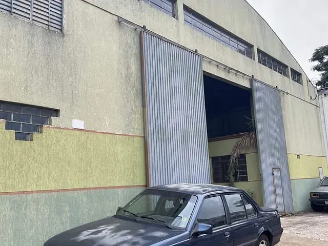 Galpão / Barracão com 458m², à venda, no bairro Jardim Apucarana em Apucarana