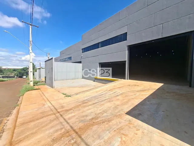 Galpão / Barracão com 1008m², para alugar, no bairro Cilo 2 em Londrina