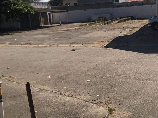 Terreno com 3100m², à venda ou para alugar, no bairro Quiririm em Taubaté