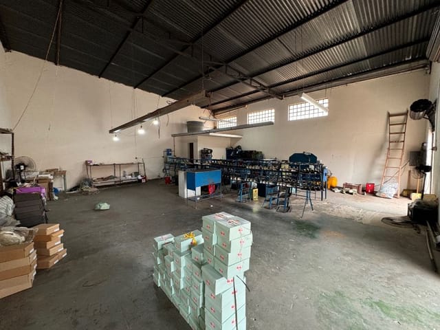 Galpão / Barracão com 262m², à venda, no bairro Residencial Ipê em Birigui
