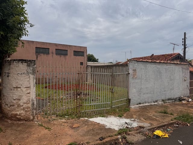 Galpão / Barracão com 262m², à venda, no bairro Residencial Ipê em Birigui