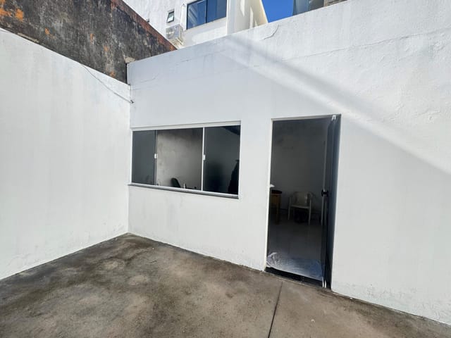Galpão / Barracão à venda ou para alugar, no bairro Jardins em Aracaju