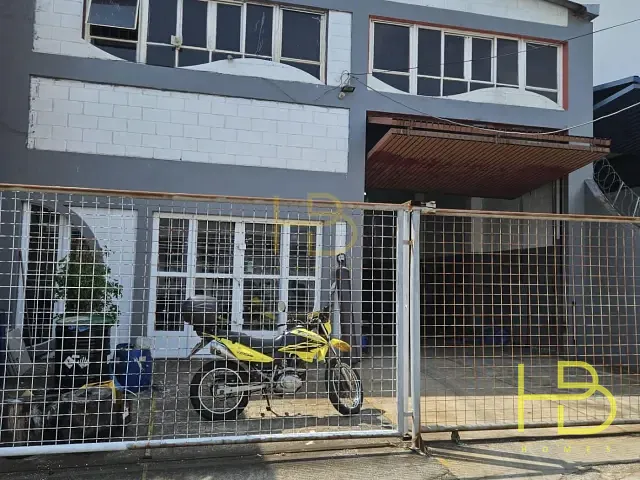 Galpão / Barracão à venda, no bairro Jardim Leocádia em Sorocaba