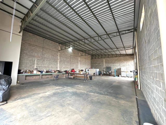 Galpão / Barracão com 508m², à venda, no bairro Cidade Bela em Nova Mutum