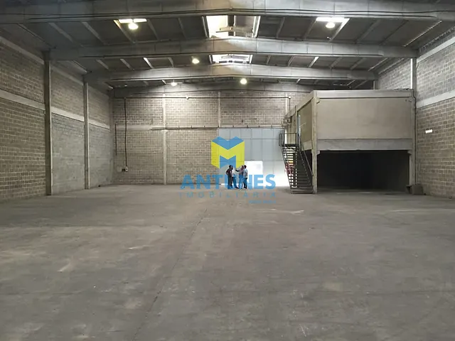 Galpão / Barracão com 950m², para alugar, no bairro Jardim Jordão em Jaboatão dos Guararapes