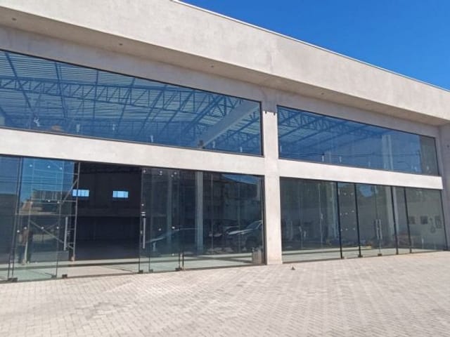 Galpão / Barracão com 700m², para alugar, no bairro Jardim vitória em Cambé
