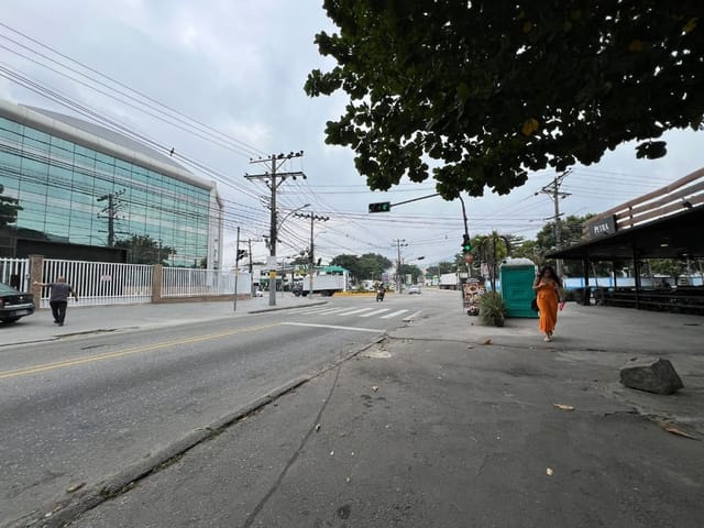 Galpão / Barracão com 360m², à venda ou para alugar, no bairro Campo Grande em Rio de Janeiro
