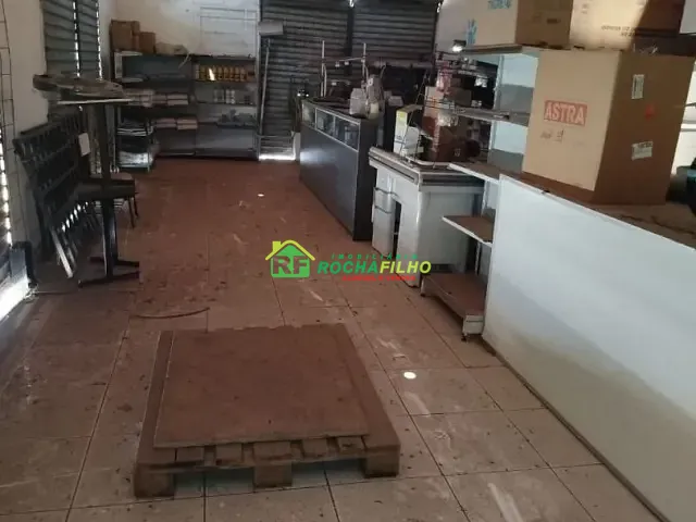 Galpão / Barracão com 215m², para alugar, no bairro Santa Maria da Codipe em Teresina