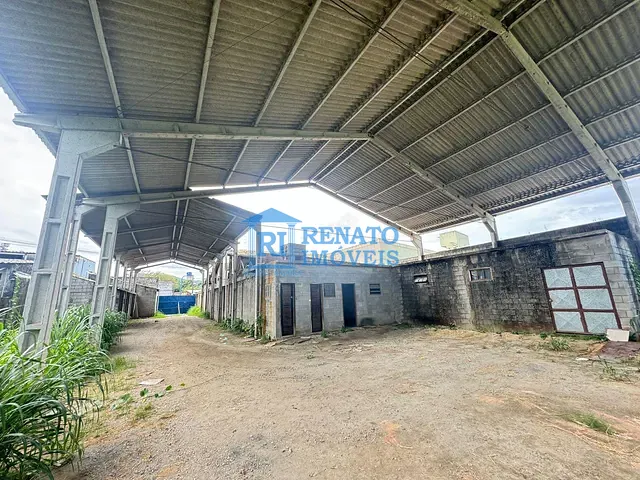 Galpão / Barracão à venda ou para alugar, no bairro Centro em Maricá