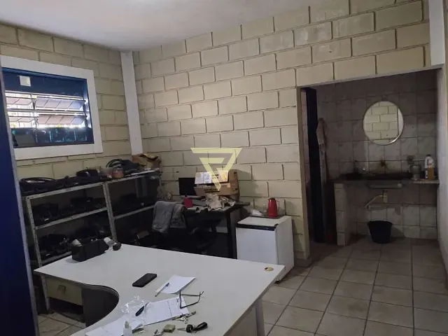 Galpão / Barracão com 200m², à venda, no bairro Vila Mariana em Ribeirão Preto