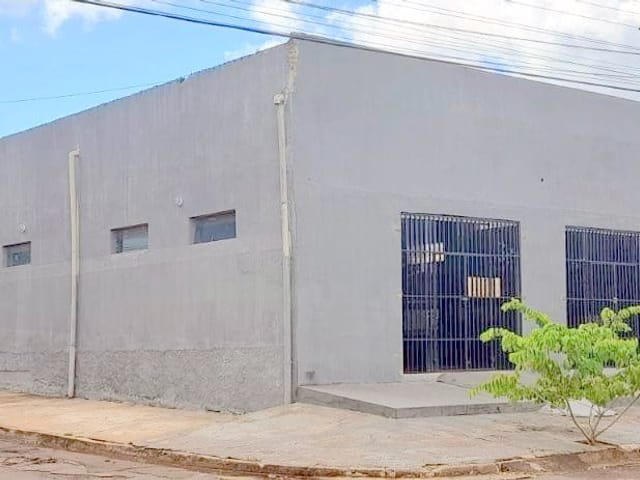 Galpão / Barracão com 317m², à venda, no bairro Guanandi em Campo Grande