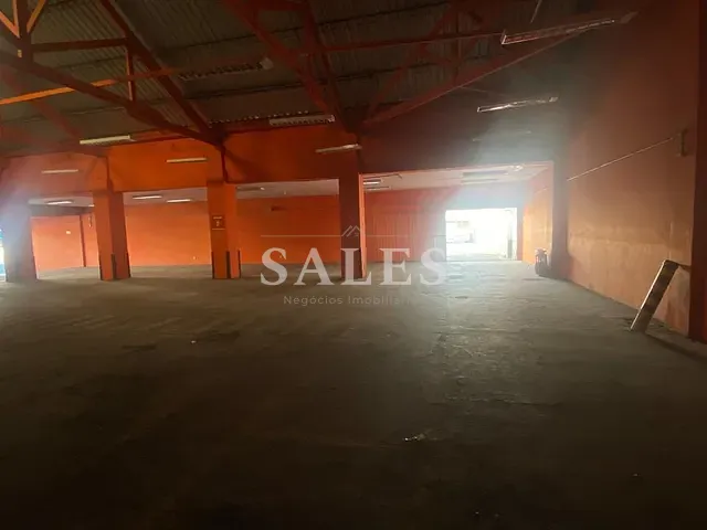 Loja com 953m², para alugar, no bairro Centro em Juiz de Fora