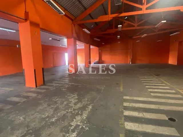 Loja com 953m², para alugar, no bairro Centro em Juiz de Fora