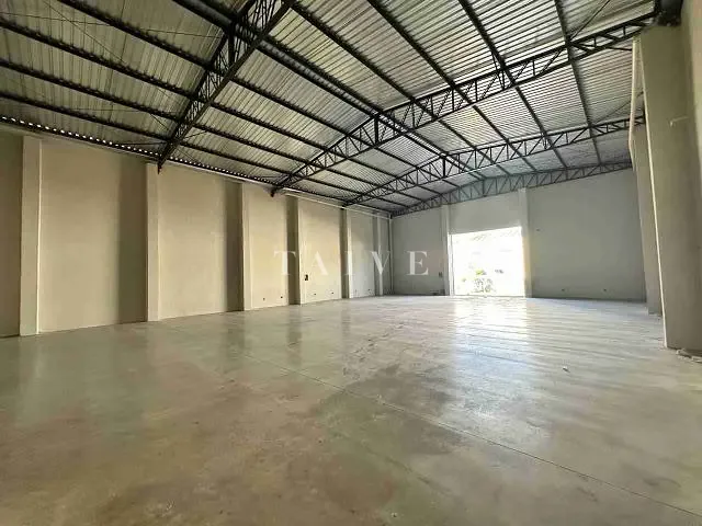 Galpão / Barracão com 300m², à venda ou para alugar, no bairro Centro em Londrina