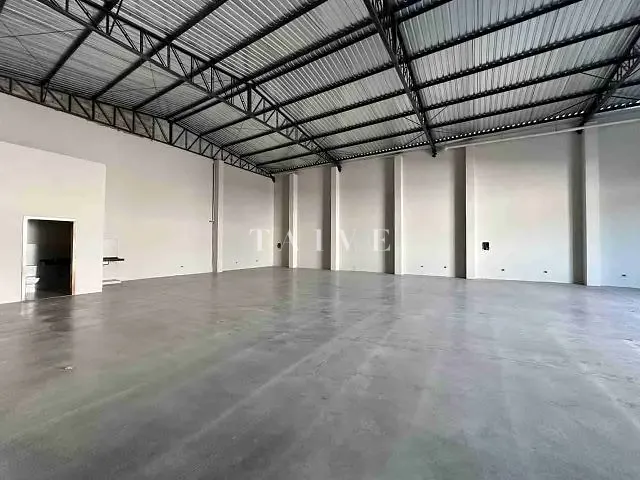 Galpão / Barracão com 300m², à venda ou para alugar, no bairro Centro em Londrina