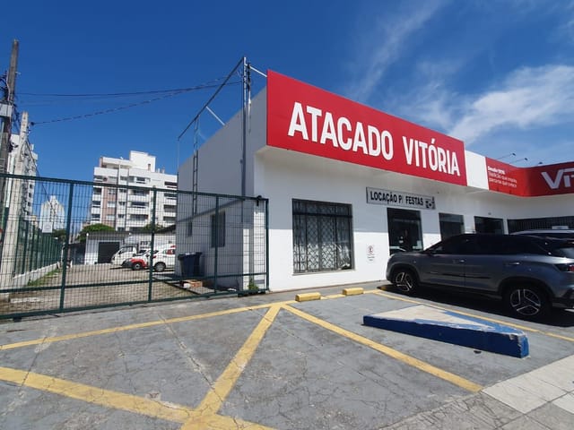 Galpão / Barracão para alugar, no bairro Barreiros em São José