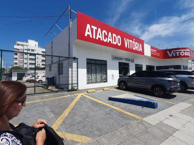 Galpão / Barracão para alugar, no bairro Barreiros em São José