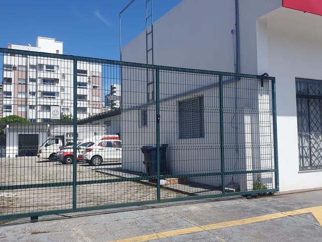 Galpão / Barracão para alugar, no bairro Barreiros em São José