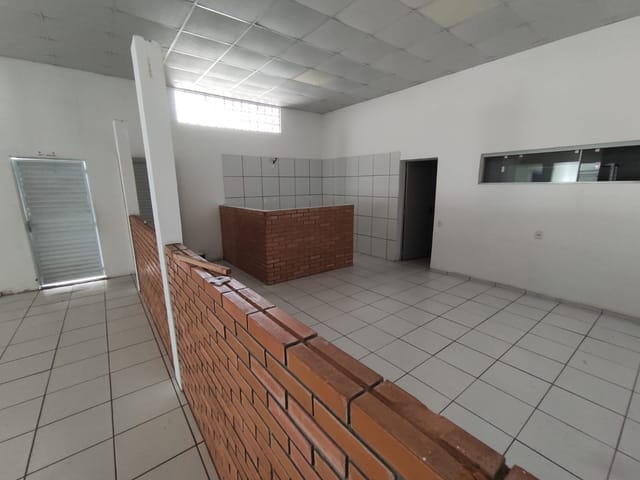 Galpão / Barracão para alugar, no bairro Barreiros em São José