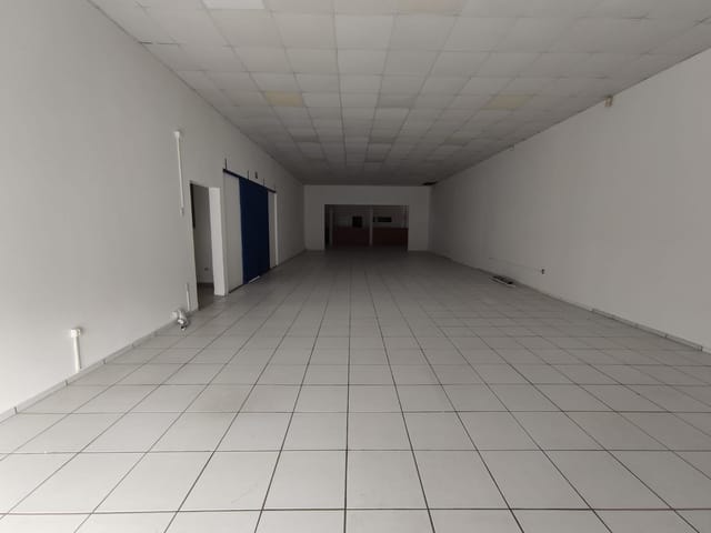 Galpão / Barracão para alugar, no bairro Barreiros em São José