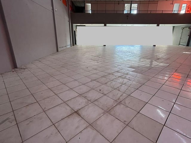 Galpão / Barracão com 1800m², para alugar, no bairro Salseiros em Itajaí