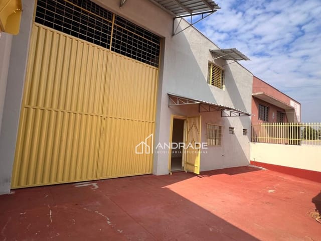 Galpão / Barracão com 419m², para alugar, no bairro Vila Santa Helena em Apucarana