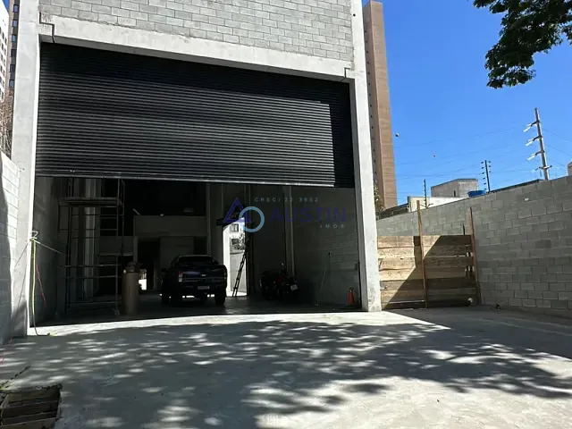 Galpão / Barracão com 600m², para alugar, no bairro Butantã em São Paulo