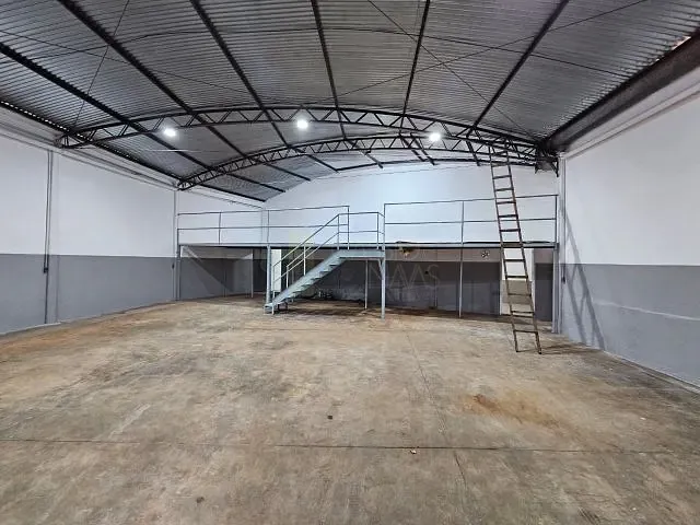 Galpão / Barracão para alugar, no bairro Centro em Apucarana