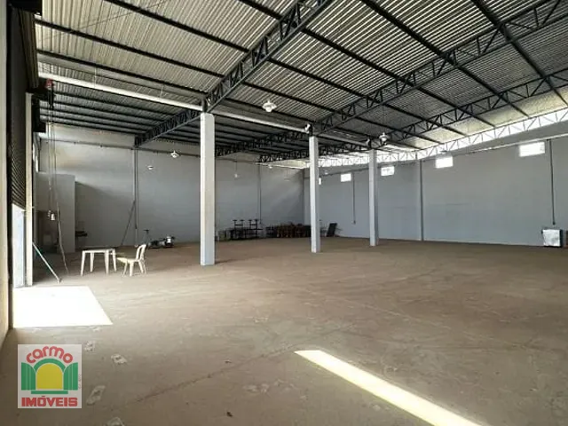 Galpão / Barracão com 1100m², para alugar, no bairro Polocentro l em Anápolis