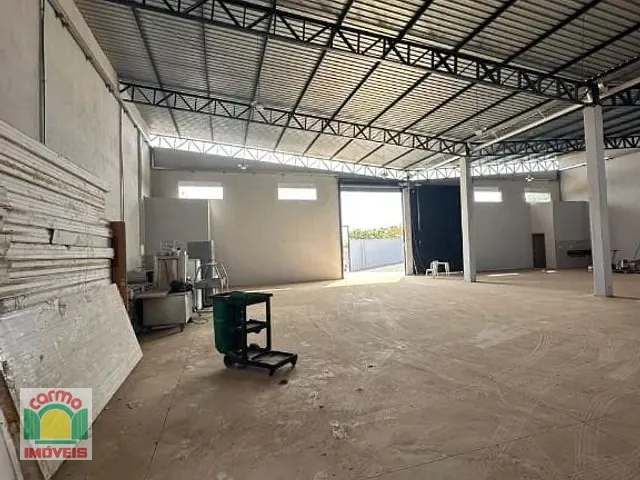 Galpão / Barracão com 1100m², para alugar, no bairro Polocentro l em Anápolis