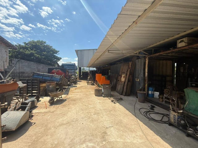 Galpão / Barracão com 730m², para alugar, no bairro Cidade Nova em Pindamonhangaba