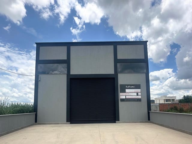 Galpão / Barracão com 350m², para alugar, no bairro Residencial Santa Edwiges em Senador Canedo