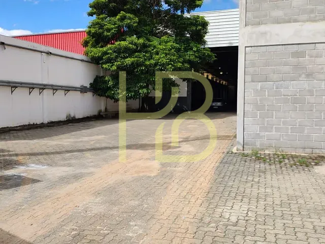 Galpão / Barracão com 2500m², para alugar, no bairro Éden em Sorocaba