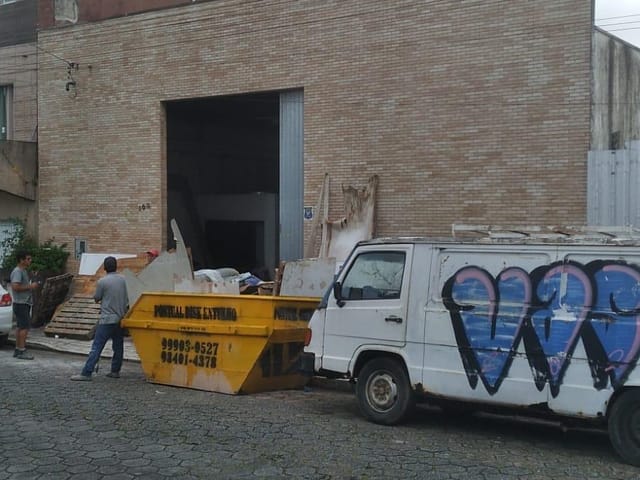 Galpão / Barracão à venda, no bairro Monte Alegre em Camboriú