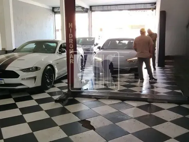 Galpão / Barracão à venda, no bairro Vila Sacadura Cabral em Santo André