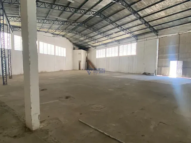 Galpão / Barracão com 1000m², para alugar, no bairro Jardim Satélite em São José dos Campos