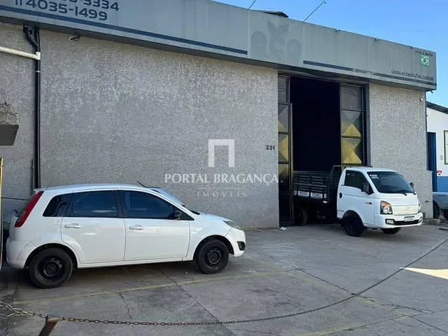 Galpão / Barracão com 800m², à venda, no bairro Jardim Morumbi em Bragança Paulista