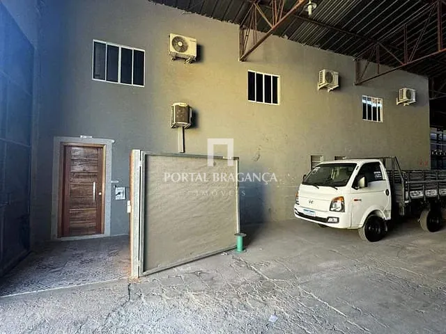 Galpão / Barracão com 800m², à venda, no bairro Jardim Morumbi em Bragança Paulista