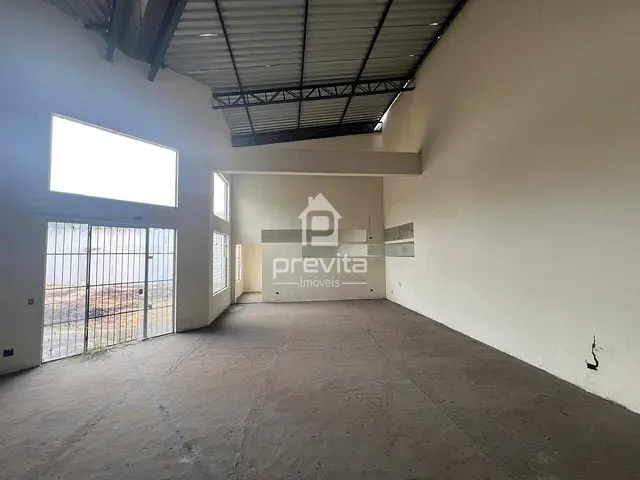 Galpão / Barracão à venda, no bairro Piracangaguá em Taubaté