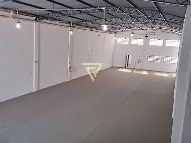 Galpão / Barracão com 600m², à venda ou para alugar, no bairro Jardim Anhangüera em Ribeirão Preto