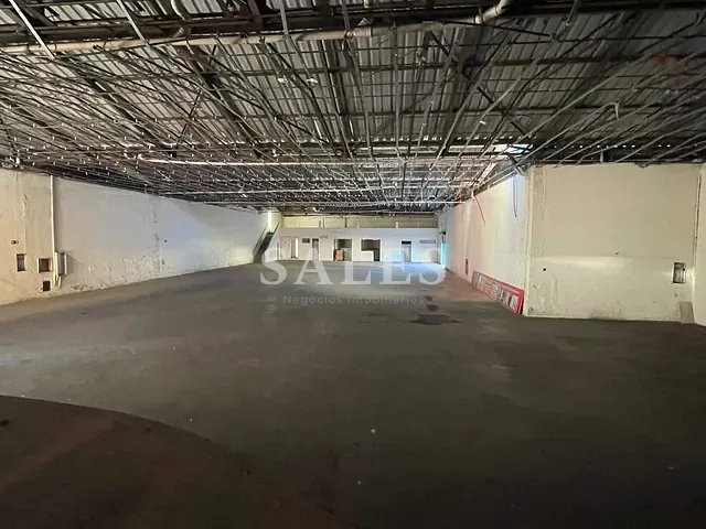 Galpão / Barracão com 2000m², para alugar, no bairro Centro em Juiz de Fora